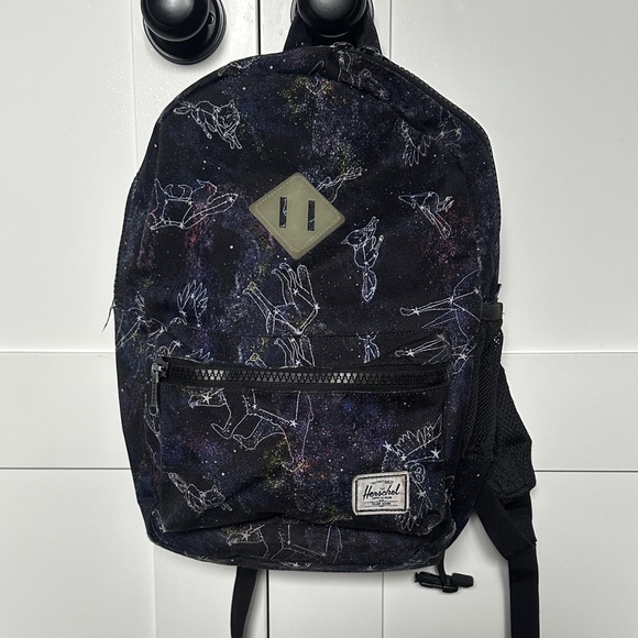 Herschel Heritage Backpack YOUTH Night Sky Animals. - Picture 2 of 8